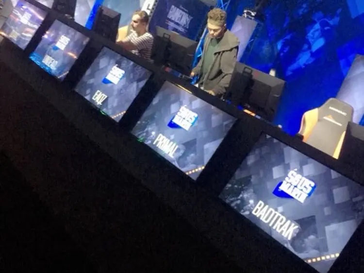 The team's screens lined up on the DreamHack Valencia 2018 stage